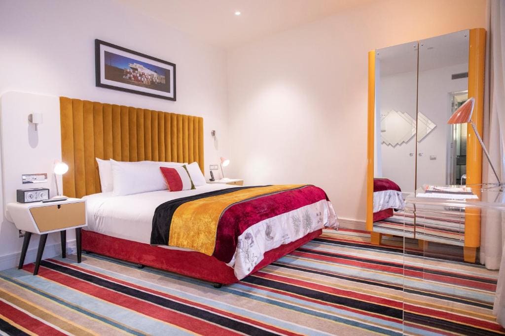 Hotel DeBrett