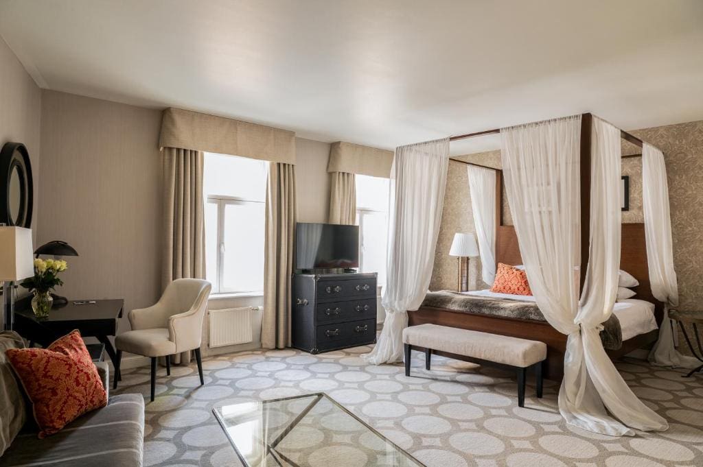 Grand Palace Hotel